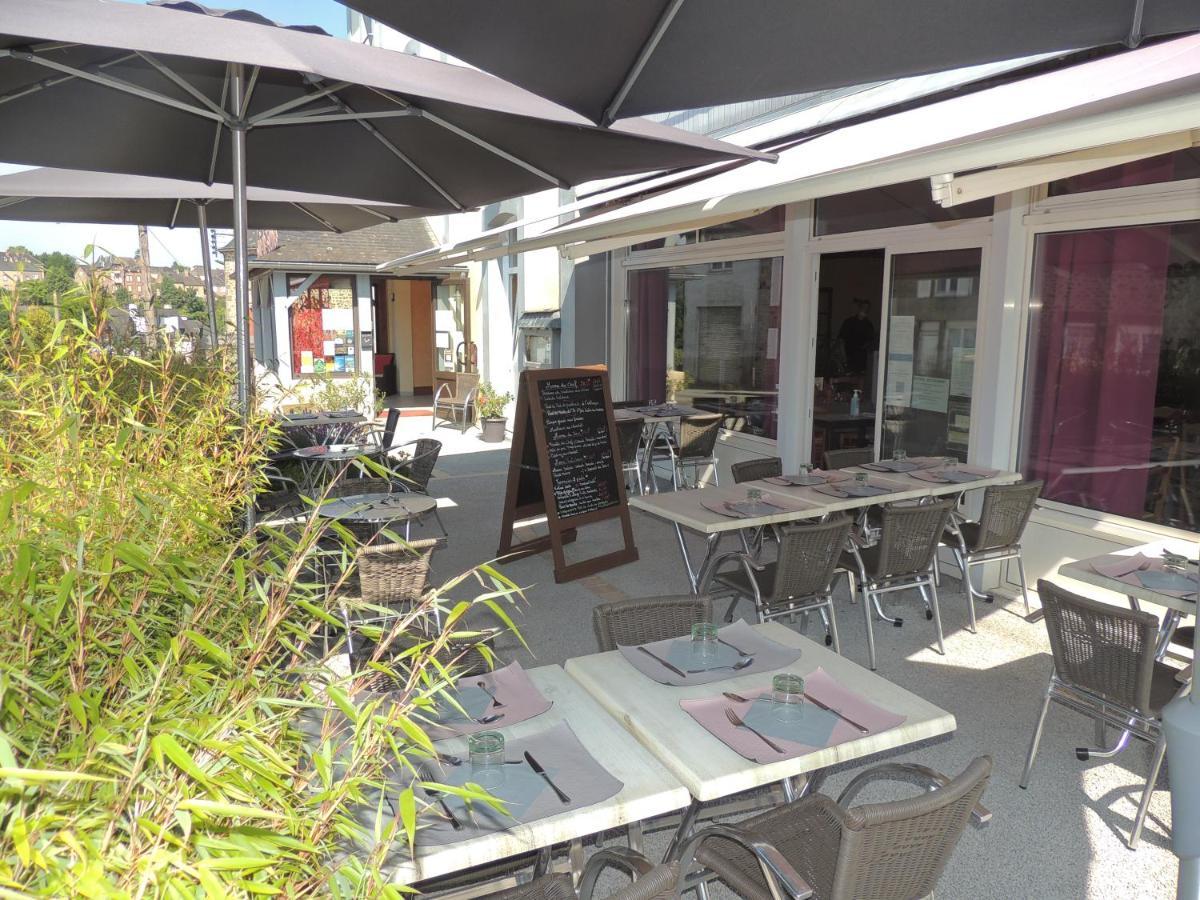 Le Gue De Genes Hotel Ambrieres Les Vallees Exterior photo