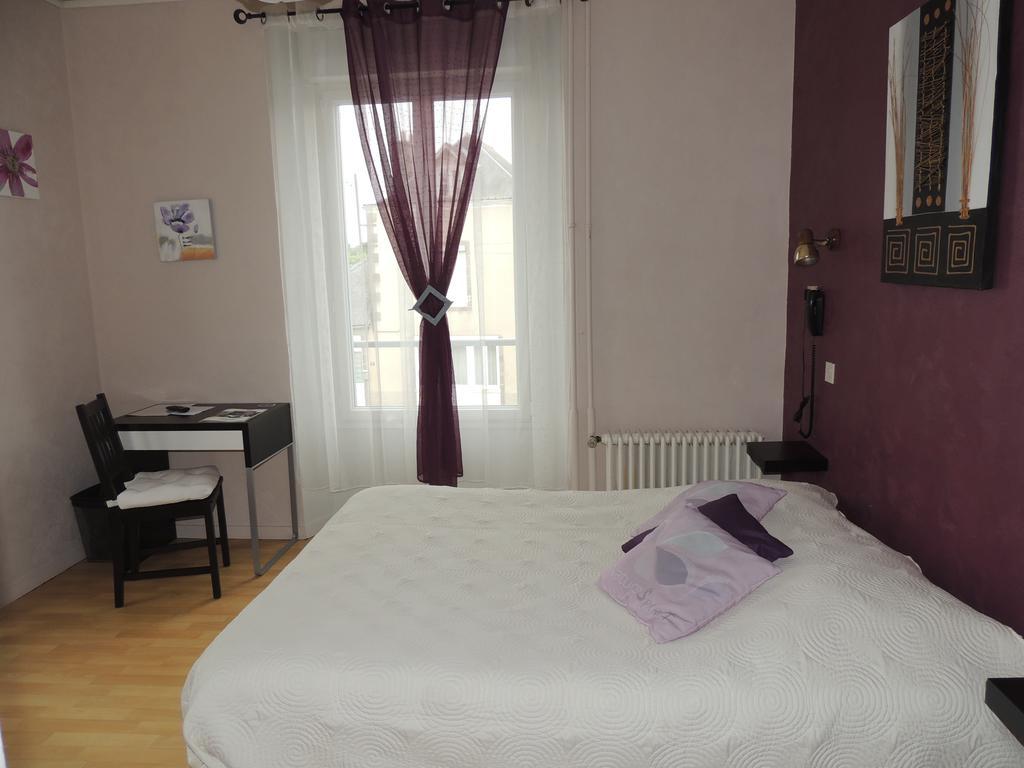 Le Gue De Genes Hotel Ambrieres Les Vallees Exterior photo