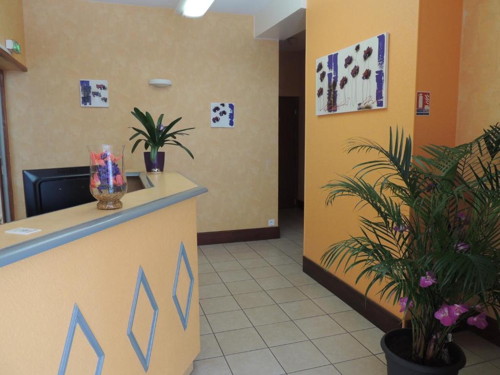 Le Gue De Genes Hotel Ambrieres Les Vallees Exterior photo